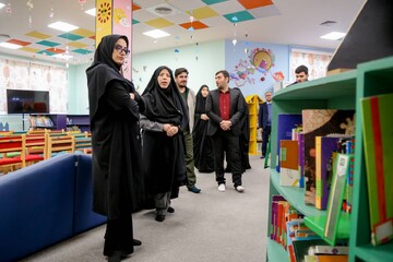 بازدید دبیرکل نهاد کتابخانه‌های عمومی کشور از کتابخانه مرکزی قم