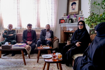 دیدار با خانواده شهید دخانچی