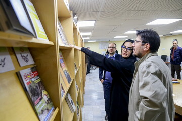 بازدید از کتابخانه ایت الله خامنه ای