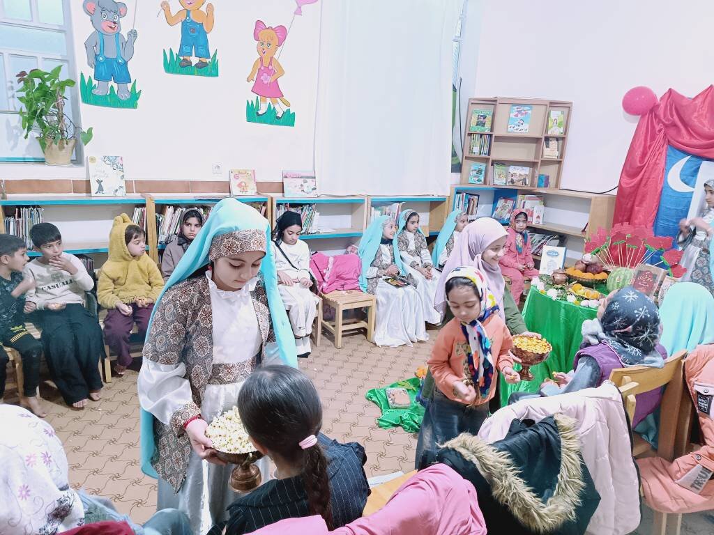 همافزایی فرهنگی کتابخانههای شهرستان مروست به مناسبت شب یلدا