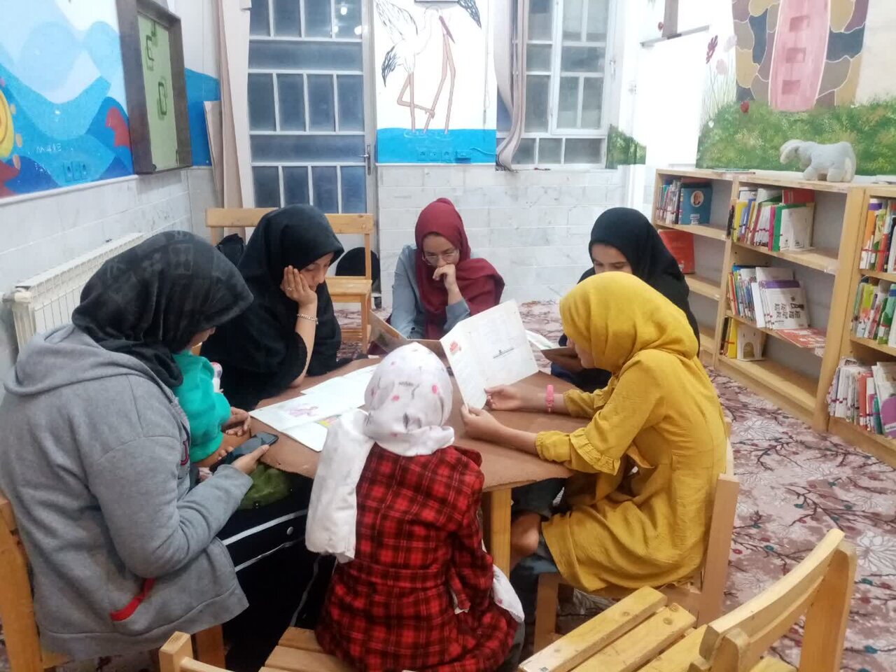 کتابداران شهرستان میبد به استقبال شب یلدا رفتند