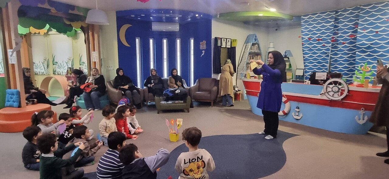 گسترش پیوندهای عاطفی میان مادران و فرزندان از مسیر مطالعه و خلاقیت در کتابخانه هدهد سفید تهران