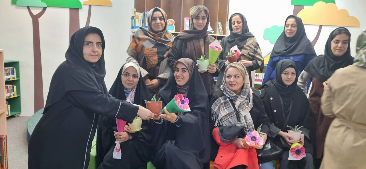 گسترش پیوندهای عاطفی میان مادران و فرزندان از مسیر مطالعه و خلاقیت در کتابخانه هدهد سفید تهران