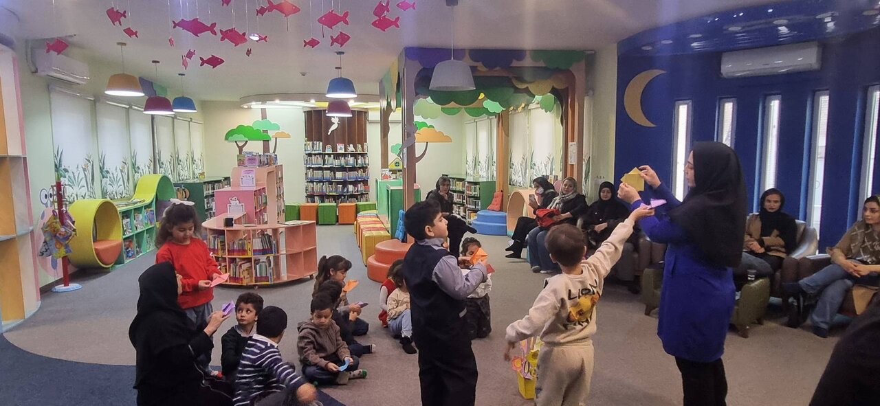 گسترش پیوندهای عاطفی میان مادران و فرزندان از مسیر مطالعه و خلاقیت در کتابخانه هدهد سفید تهران