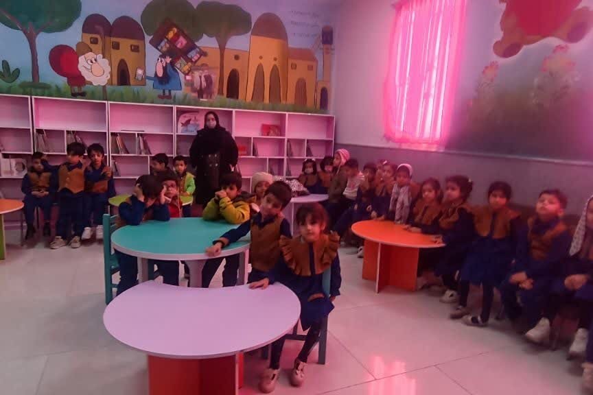 کتابخانههای عمومی استان خراسان رضوی، کودکان را به دنیای خلاقیت و مطالعه میبرند