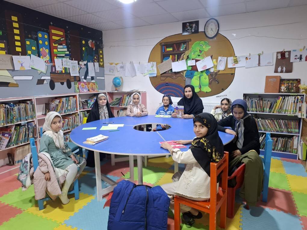 کتابخانههای عمومی استان خراسان رضوی، کودکان را به دنیای خلاقیت و مطالعه میبرند