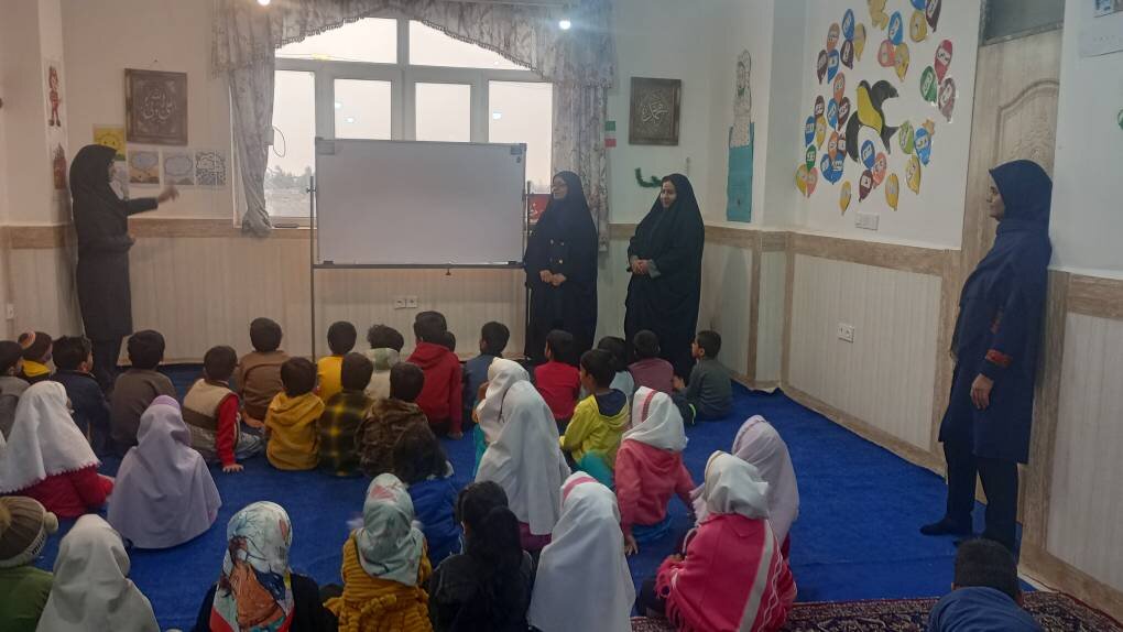 ویژه‌برنامه شب یلدا در مهد کودک منوره برگزار شد