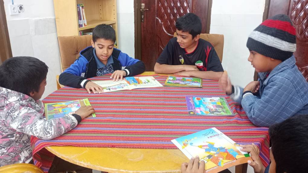 نشست کتاب‌خوان در کتابخانه حضرت اباالفضل (ع) نیمروز برگزار شد