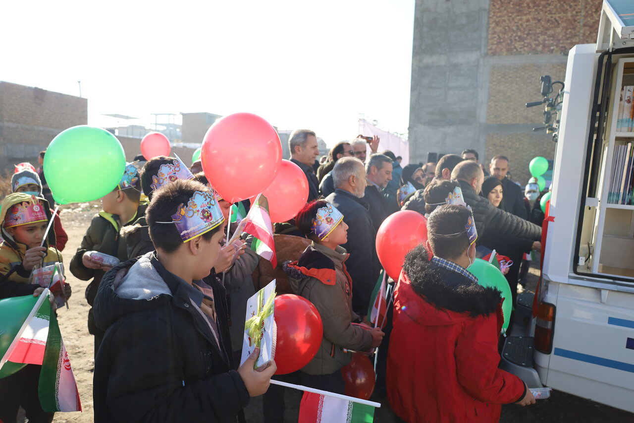 راهاندازی کتابخانه سیار، اقدامی ارزشمند در راستای توسعه فرهنگی پایدار است