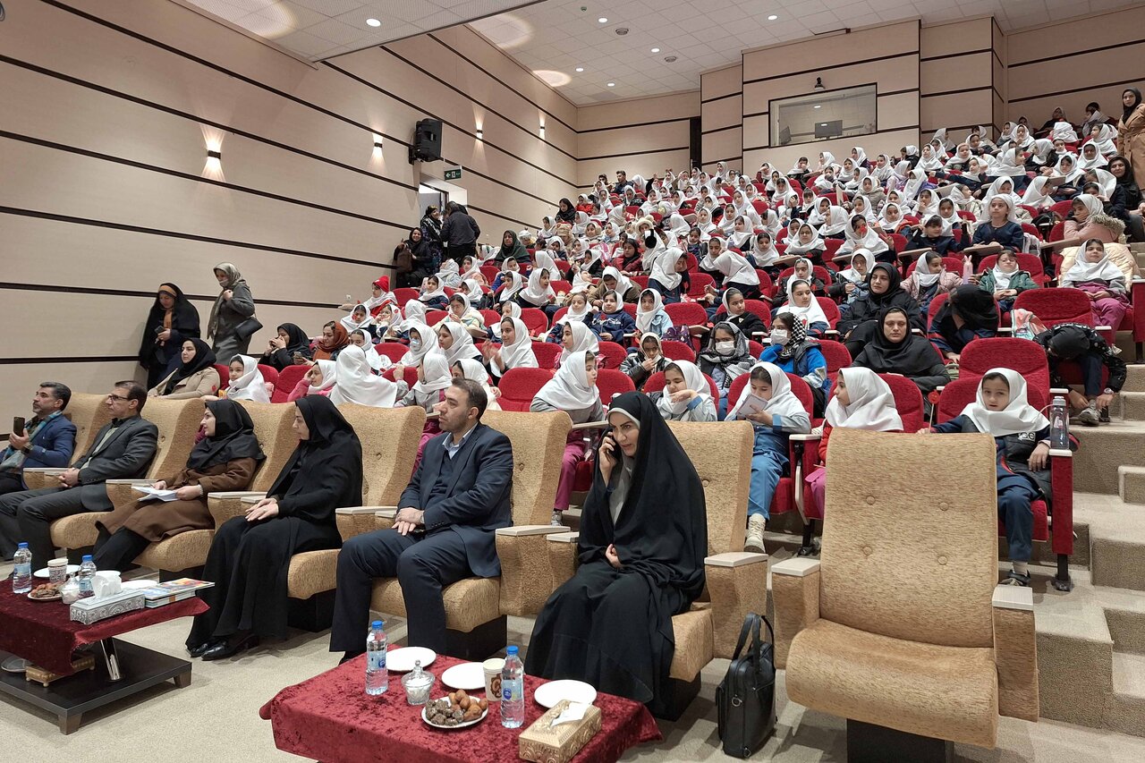 یلدای کتاب‌محور در کتابخانه مرکزی ایلام برگزار شد