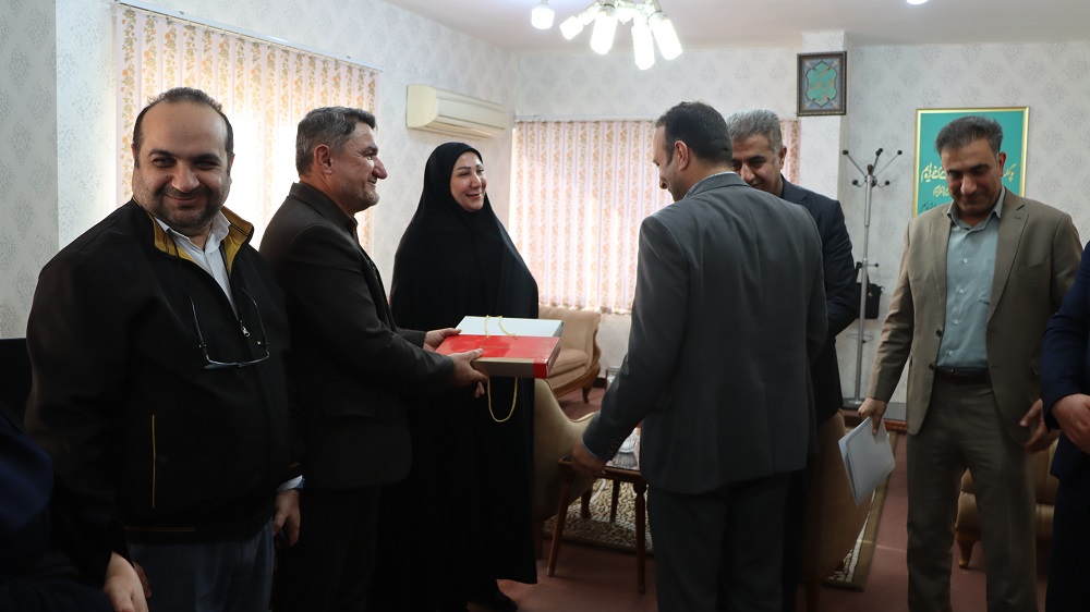 آیین تودیع و معارفه ذیحساب اداره‌کل کتابخانه‌های عمومی خوزستان برگزار شد