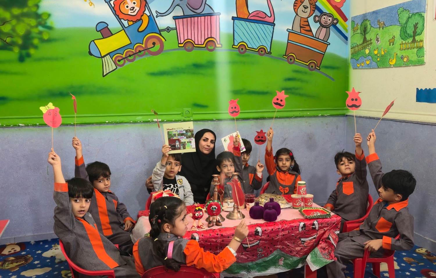 شب یلدا در کتابخانههای عمومی هرمزگان با محوریت کتاب و فرهنگ برگزار شد