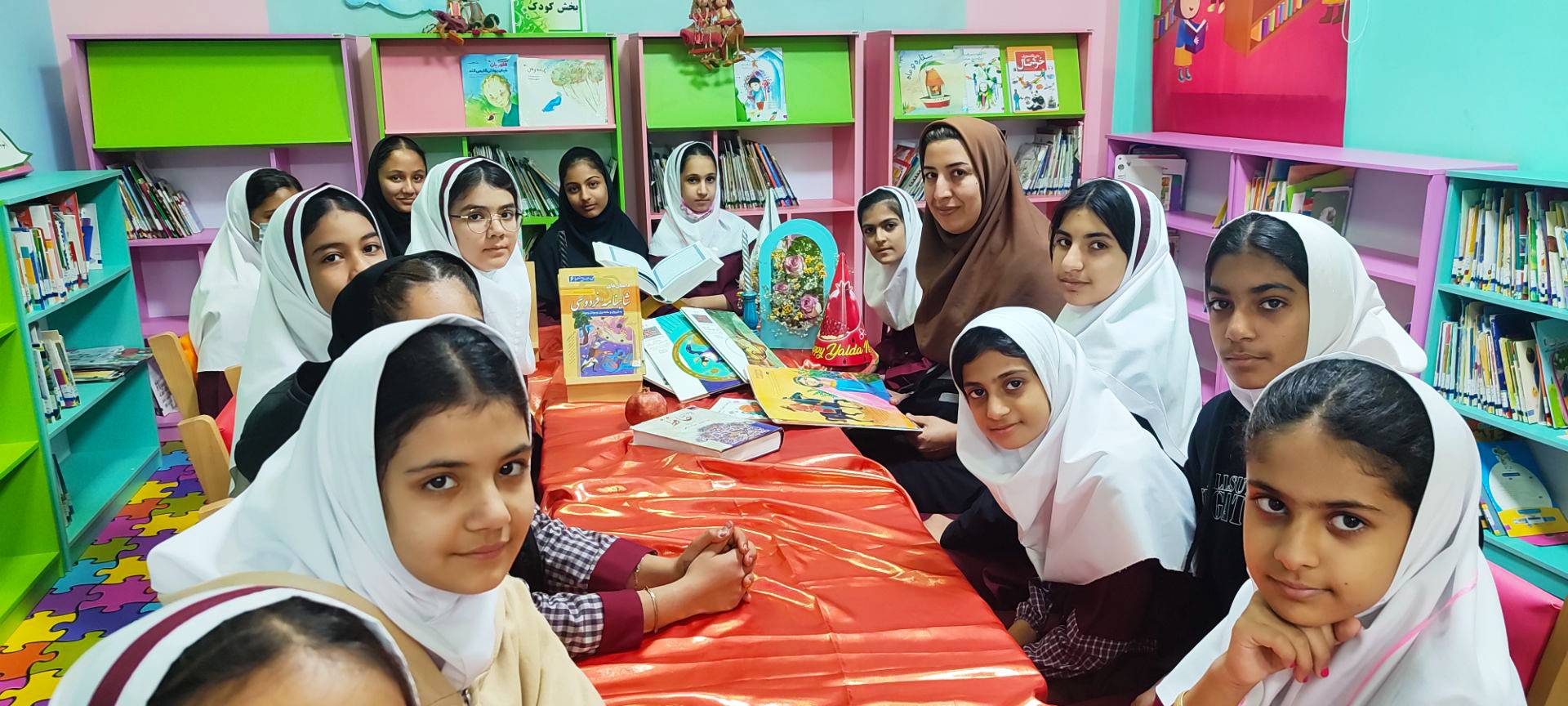 شب یلدا در کتابخانههای عمومی هرمزگان با محوریت کتاب و فرهنگ برگزار شد