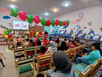 یلدا با قصه  و بازی در کتابخانه عمومی شهدای شاهدیه یزد