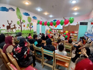 یلدا با قصه  و بازی در کتابخانه عمومی شهدای شاهدیه یزد