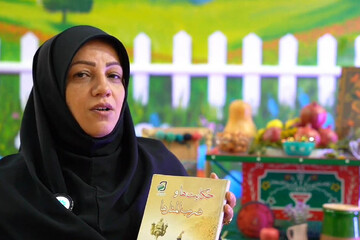 معرفی و خوانش کتاب «حکایتها و ضرب المثلها» - کراپ‌شده