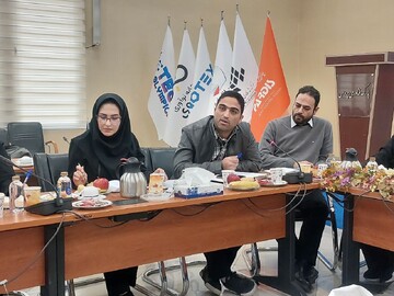 نشست روسای ادرات با مدیر کل کتابخانه‌های عمومی استان تهران