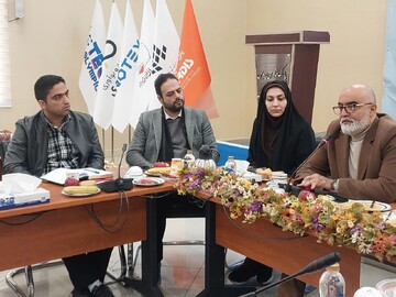 نشست روسای ادرات با مدیر کل کتابخانه‌های عمومی استان تهران