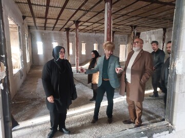 بازدید مدیرکل کتابخانه‌های عمومی استان تهران از پروژه در حال بازسازی کتابخانه امامت