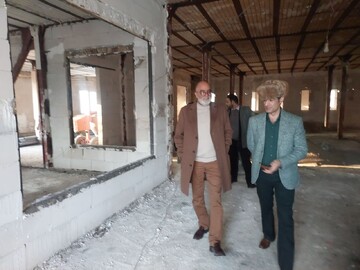 بازدید مدیرکل کتابخانه‌های عمومی استان تهران از پروژه در حال بازسازی کتابخانه امامت