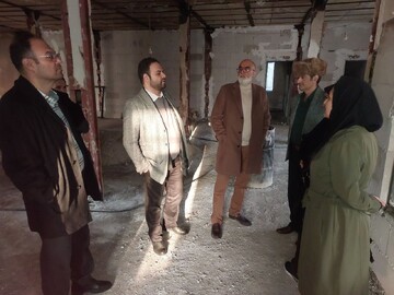 بازدید مدیرکل کتابخانه‌های عمومی استان تهران از پروژه در حال بازسازی کتابخانه امامت