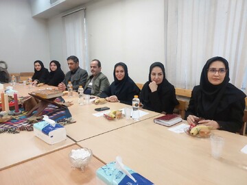 نشست صمیمی مدیر کل کتابخانه های عمومی استان تهران با کتابداران پردیس