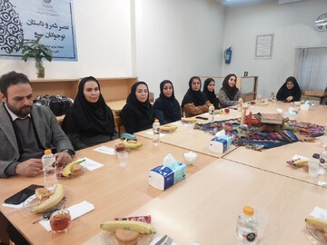 نشست صمیمی مدیر کل کتابخانه های عمومی استان تهران با کتابداران پردیس