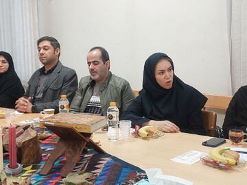 نشست صمیمی مدیر کل کتابخانه های عمومی استان تهران با کتابداران پردیس