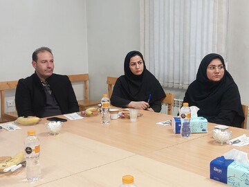 نشست صمیمی مدیر کل کتابخانه های عمومی استان تهران با کتابداران پردیس