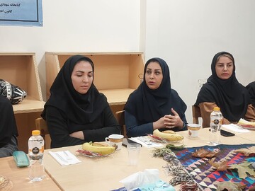 نشست صمیمی مدیر کل کتابخانه های عمومی استان تهران با کتابداران پردیس