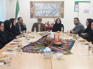 نشست صمیمی مدیر کل کتابخانه های عمومی استان تهران با کتابداران پردیس