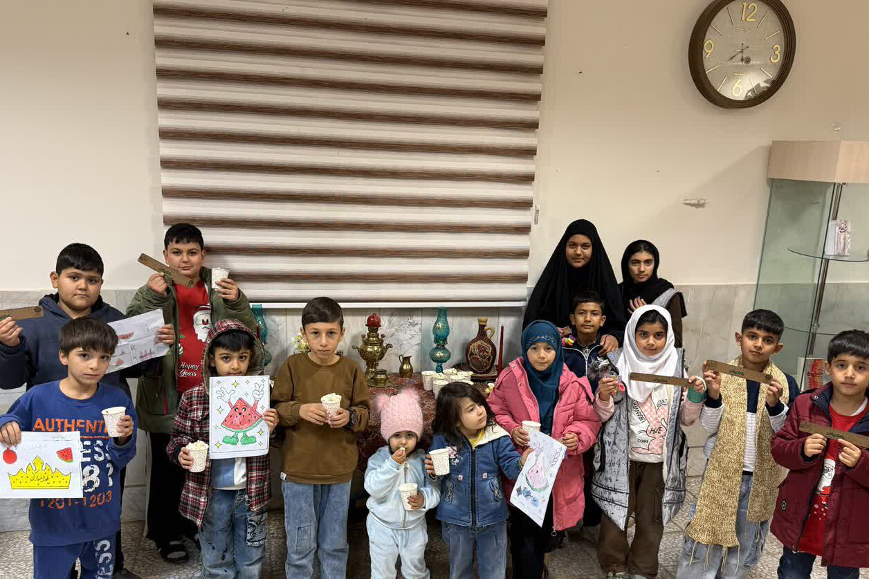 کتابخوانی به بلندای یلدا در کتابخانههای عمومی استان مرکزی