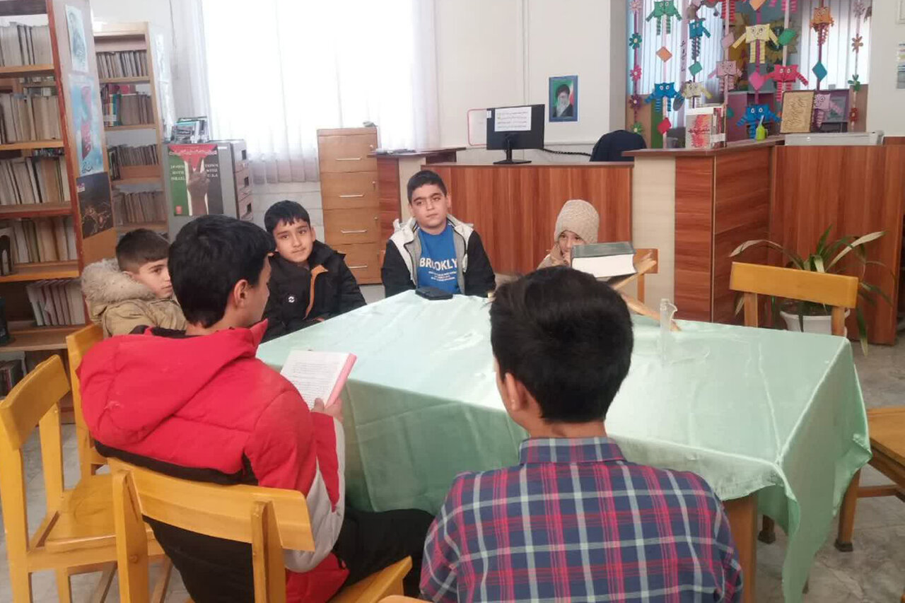 ویژه برنامههای «یلداخوانی» در کتابخانههای عمومی استان مرکزی