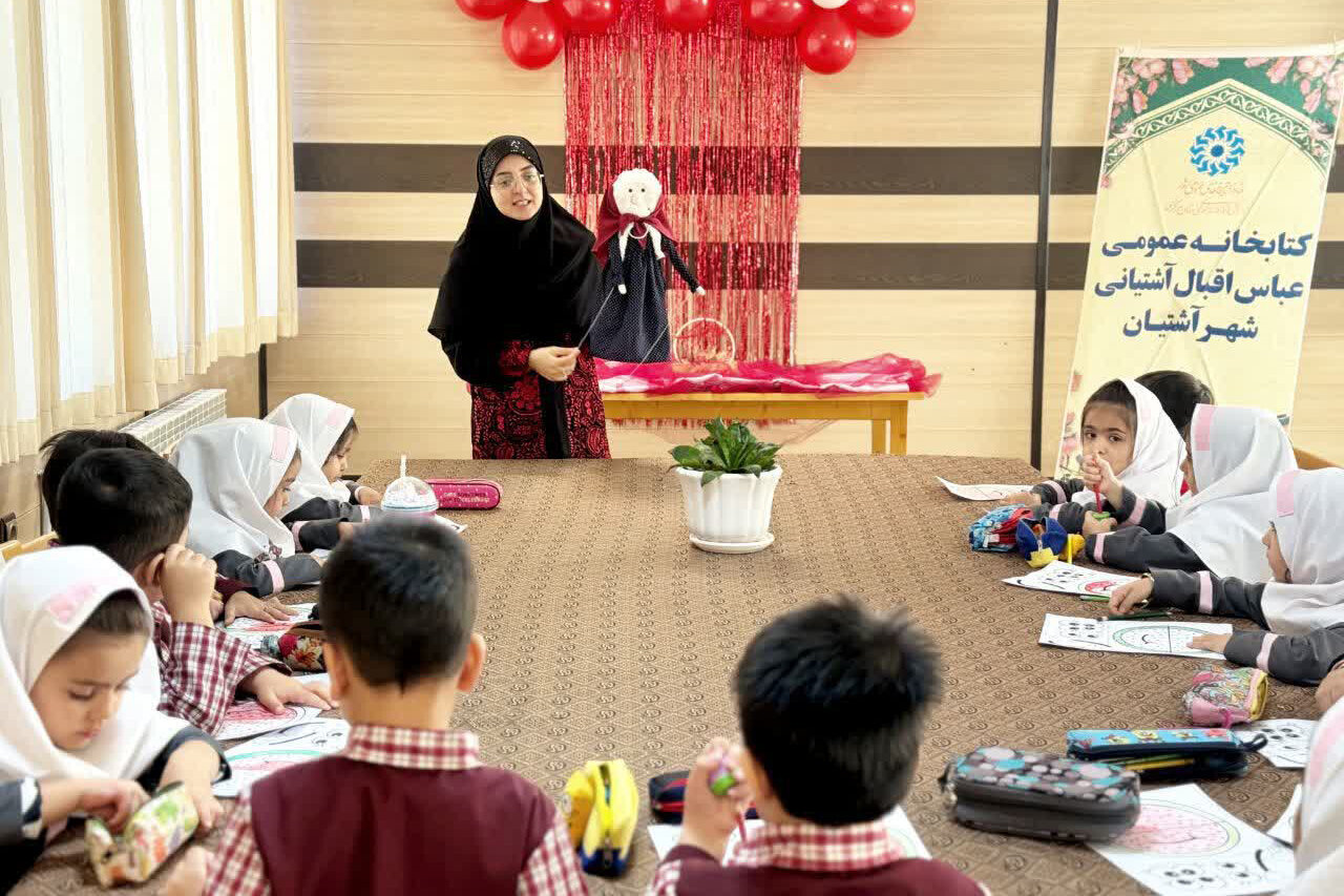 ویژه برنامههای «یلداخوانی» در کتابخانههای عمومی استان مرکزی