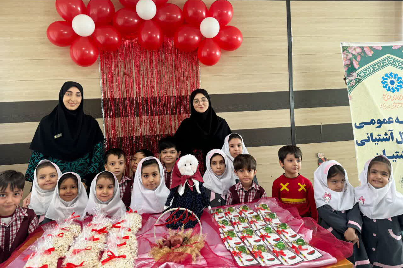 ویژه برنامه‌های «یلداخوانی» در کتابخانه‌های عمومی استان مرکزی