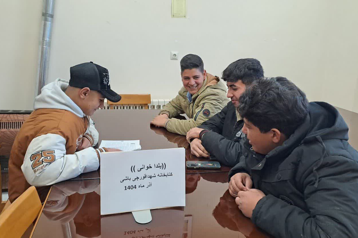 کتابخوانی به بلندای یلدا در کتابخانههای عمومی استان مرکزی