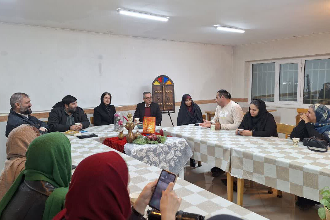 کتابخوانی به بلندای یلدا در کتابخانه‌های عمومی استان مرکزی