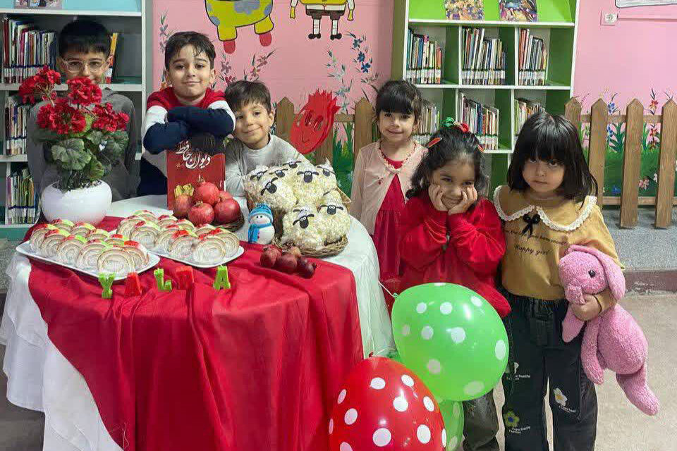 کتابخوانی به بلندای یلدا در کتابخانه‌های عمومی استان مرکزی