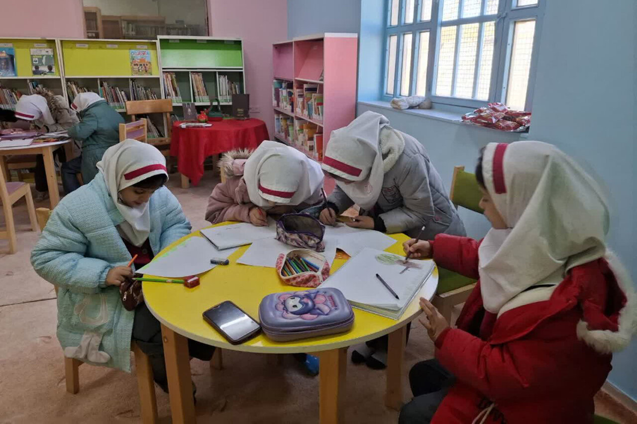 کتابخوانی به بلندای یلدا در کتابخانههای عمومی استان مرکزی