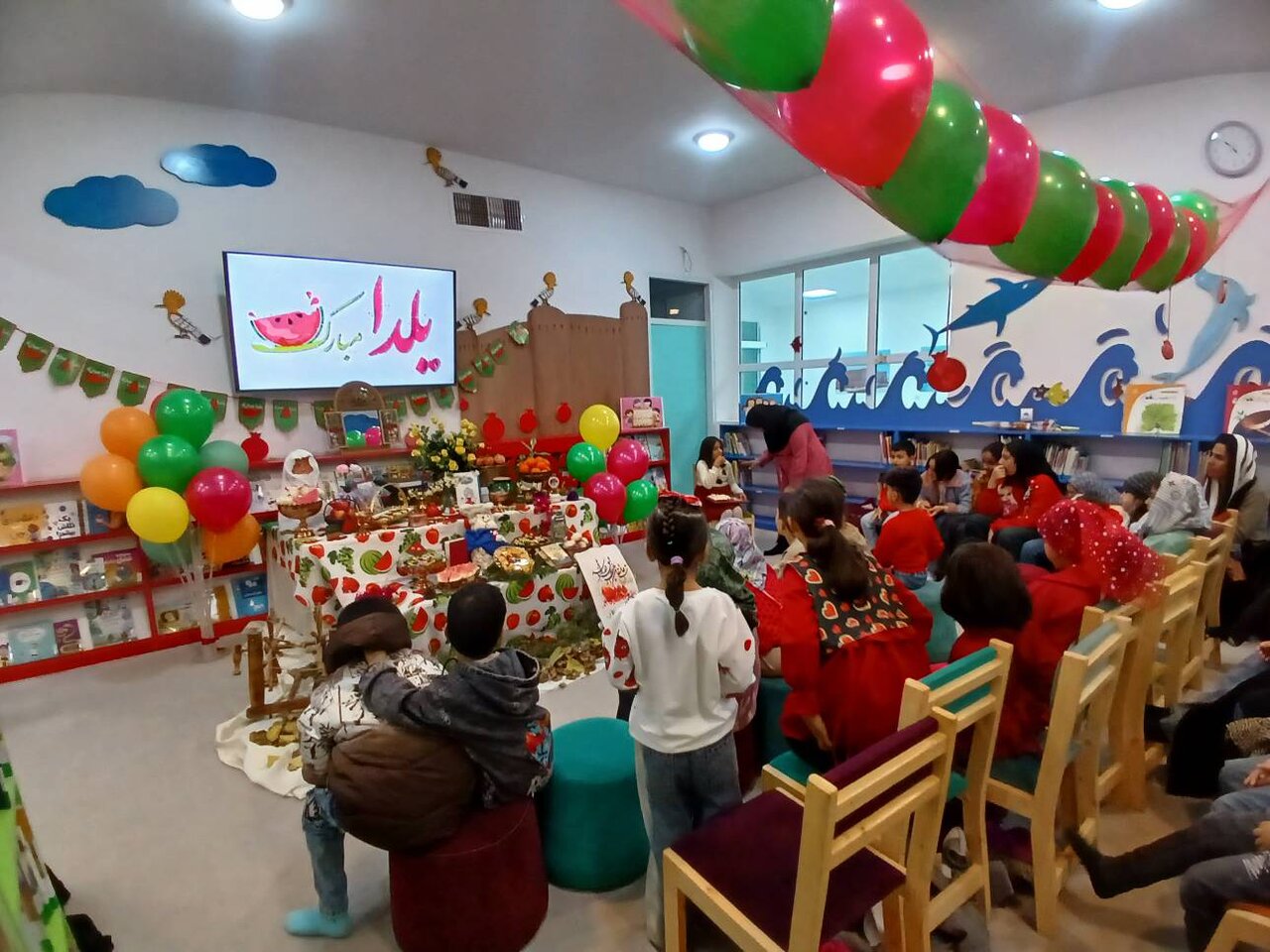 شب یلدا با قصه و بازی در کتابخانه عمومی شهدای شاهدیه یزد برگزار شد