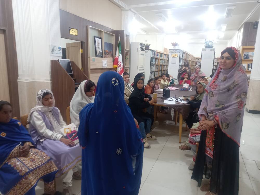 ویژه برنامه شب یلدا در کتابخانه عمومی ساحل چابهار برگزار شد