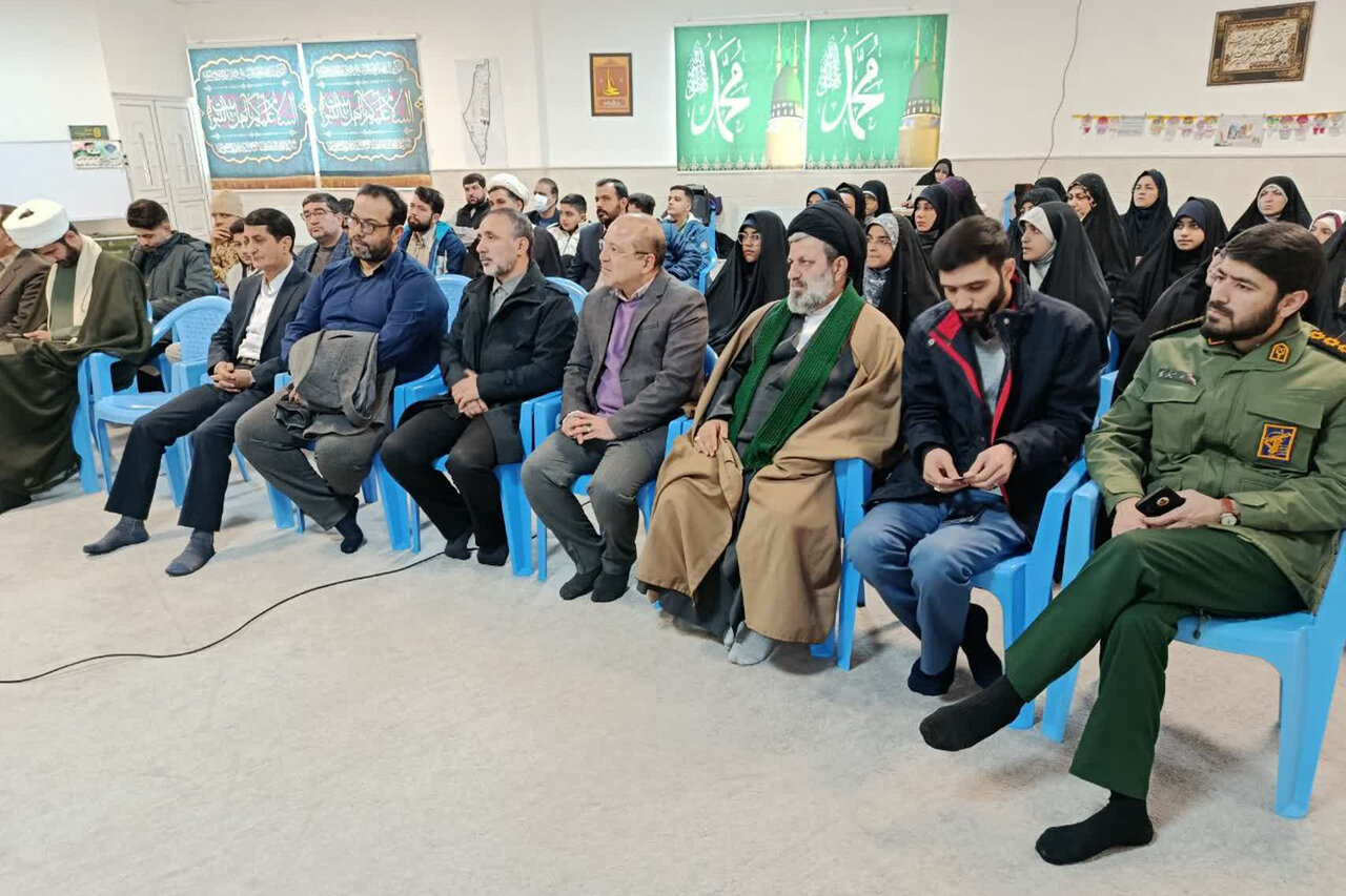 طرح کتابخوانی «به وقت کتاب» در مدارس الگوی صالحین استان مرکزی افتتاح شد