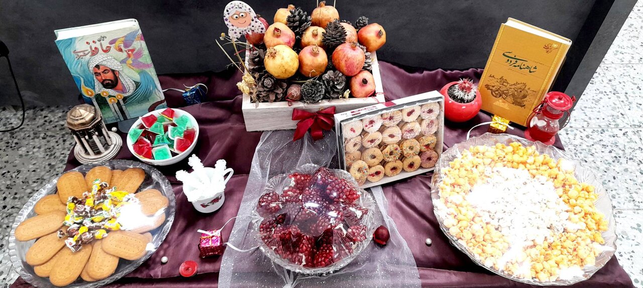 یلدای شاد و فرهنگی در کتابخانه دیدار شهرستان تفت برگزار شد