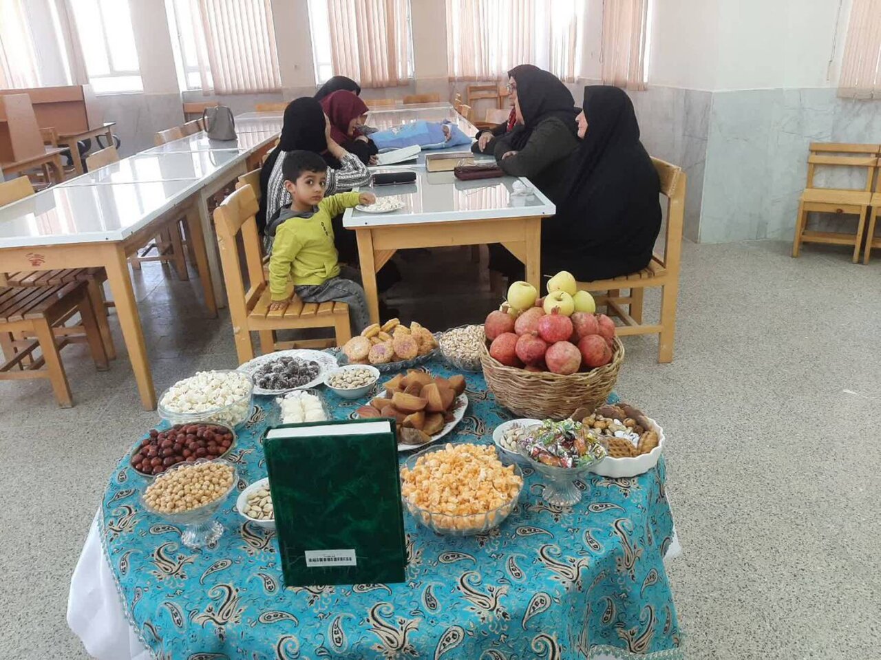 «یلدا با طعم کتاب» در کتابخانههای عمومی شهرستان اشکذر برگزار شد