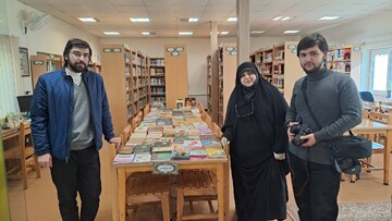 اهدای110 جلد کتاب به کتابخانه عمومی شهدای امامه بالا شهرستان شمیرانات