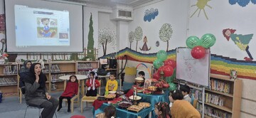 جشن یلدای شاد در کتابخانه حاج علی اکبر کاظمینی برای کودکان و نوجوانان