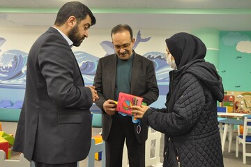 بازدید رئیس بنیاد نخبگان استان گیلان از کتابخانه مرکزی رشت