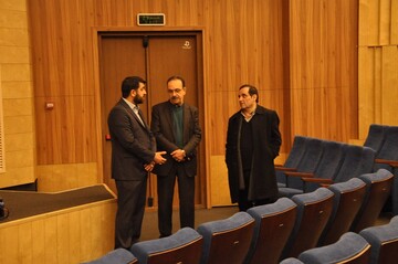 بازدید رئیس بنیاد نخبگان استان گیلان از کتابخانه مرکزی رشت