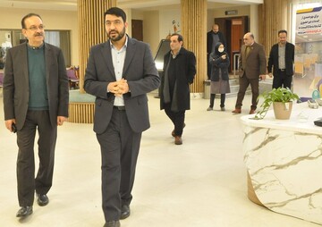 بازدید رئیس بنیاد نخبگان استان گیلان از کتابخانه مرکزی رشت