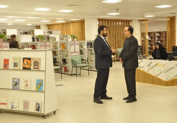بازدید رئیس بنیاد نخبگان استان گیلان از کتابخانه مرکزی رشت